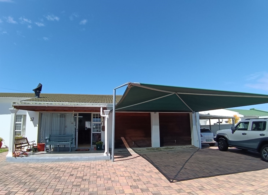 3 Bedroom Property for Sale in Fraaiuitsig Western Cape